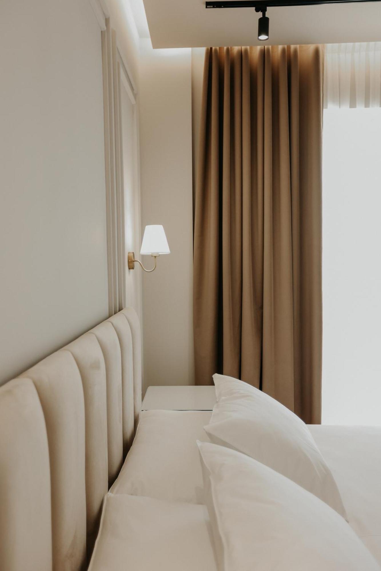 Seaside Hotel Влёра Экстерьер фото