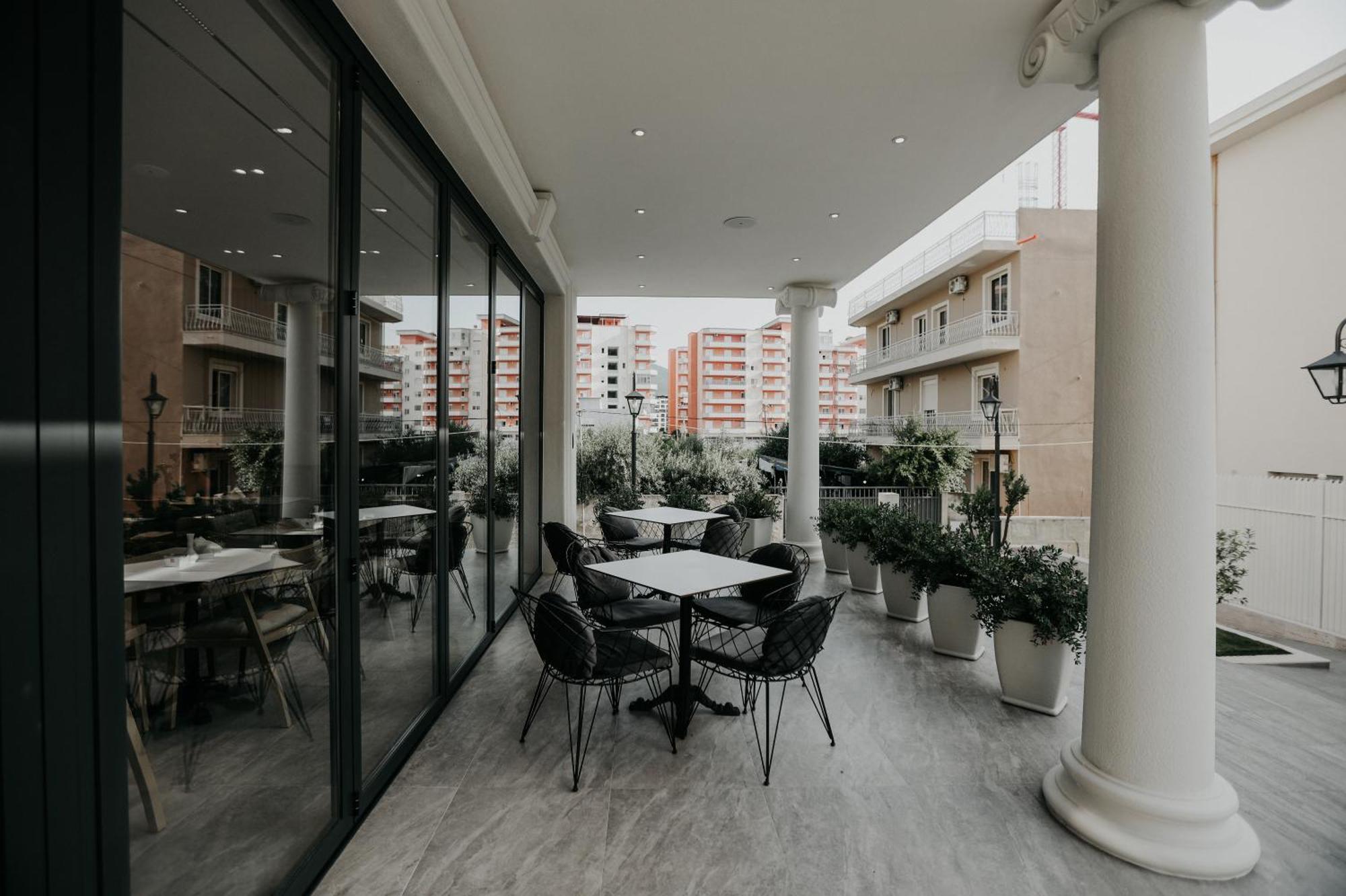 Seaside Hotel Влёра Экстерьер фото