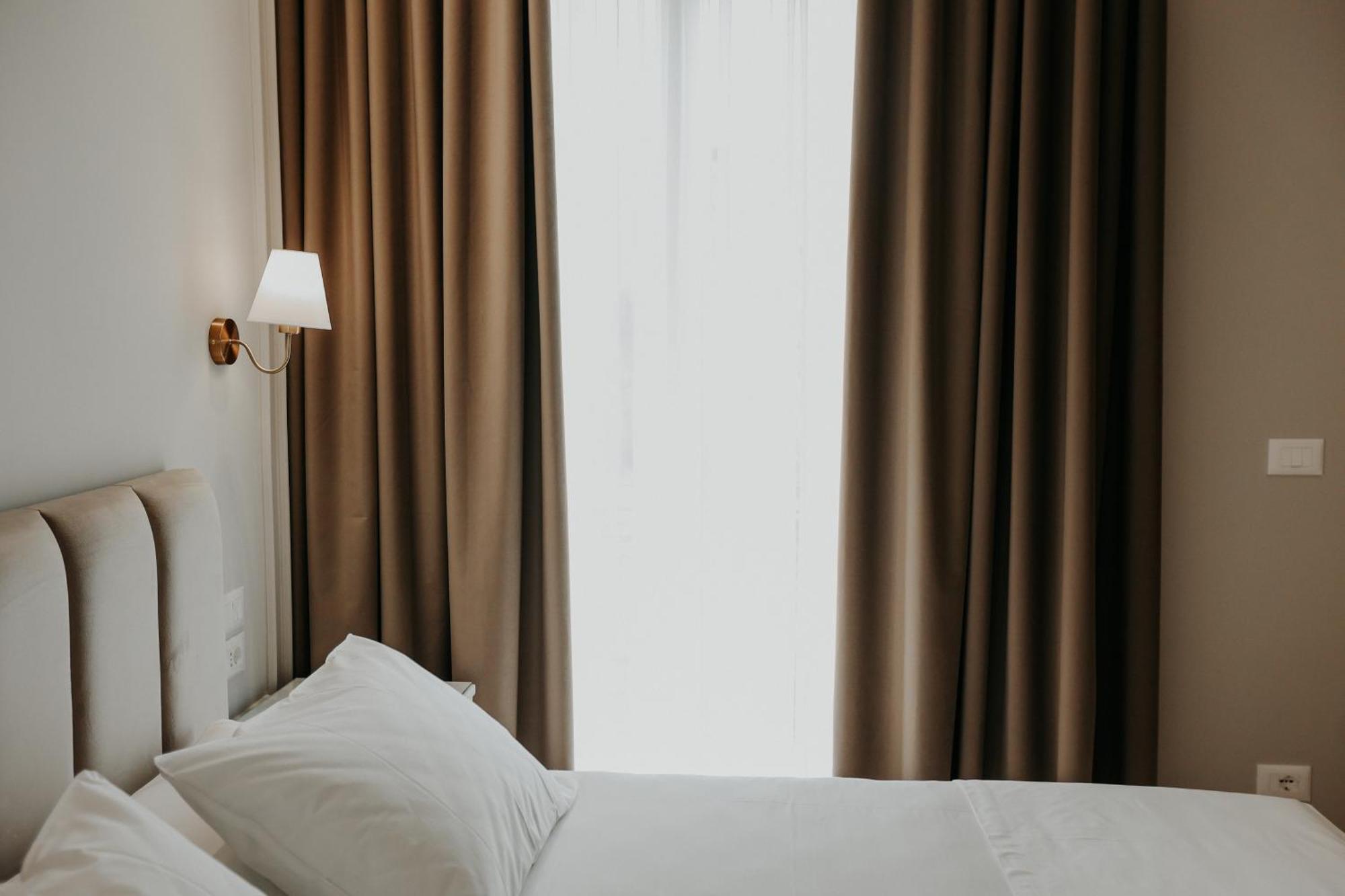 Seaside Hotel Влёра Экстерьер фото