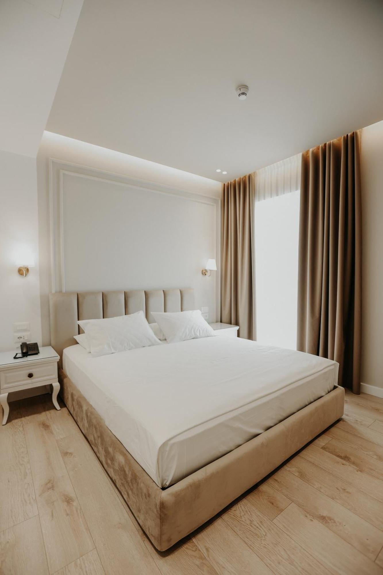Seaside Hotel Влёра Экстерьер фото