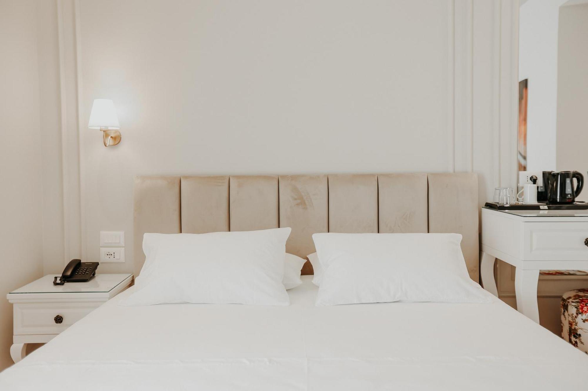 Seaside Hotel Влёра Экстерьер фото
